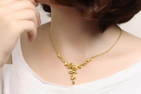 金命车内挂件：运势提升的秘密与最佳选择