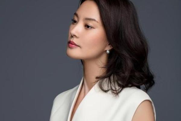 眯眯眼女生的命格：幸福与挑战并存的独特人生