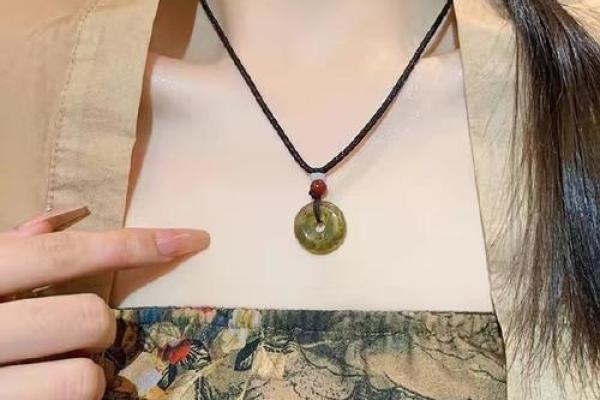 涧下水命的人该如何佩戴饰品？揭秘最佳搭配与风水助力！