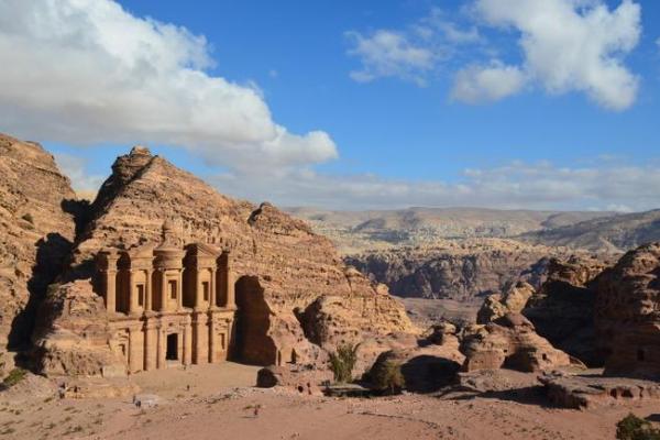 山头火猪命:命硬与命运的博弈探索 山头火猪命:命硬与命运的博弈探索