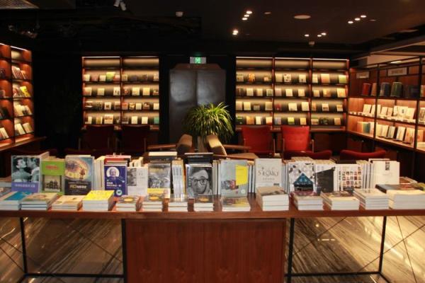 1954年出生的人：命运与性格的探秘之旅