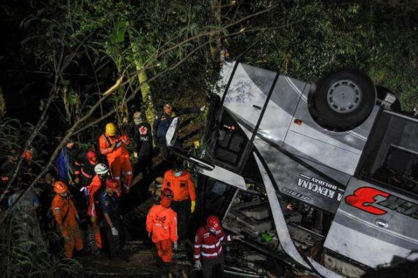 车祸幸存说命格:你是否也想知道背后的秘密? 车祸幸存说命格:你是否也想知道背后的秘密?