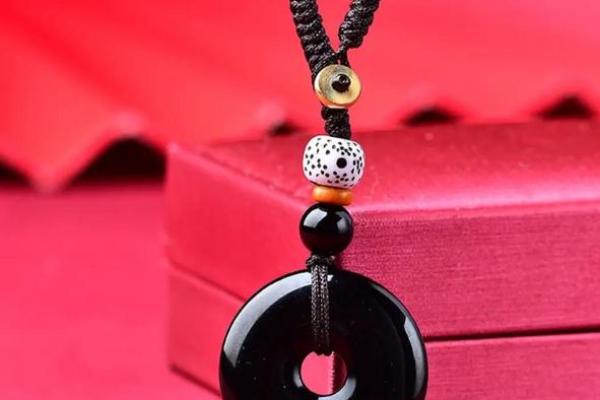 如何选择适合太阳火命人的饰品与风水物品