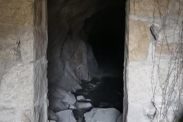 探寻1953年仙命葬于何山的神秘之旅