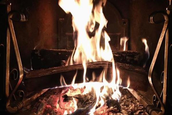 丙寅炉中火命：探索五行中的独特命运之旅