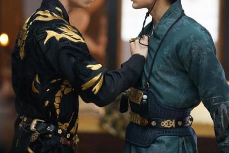 明星背后的特殊命局：揭示辉煌与挑战的双面人生