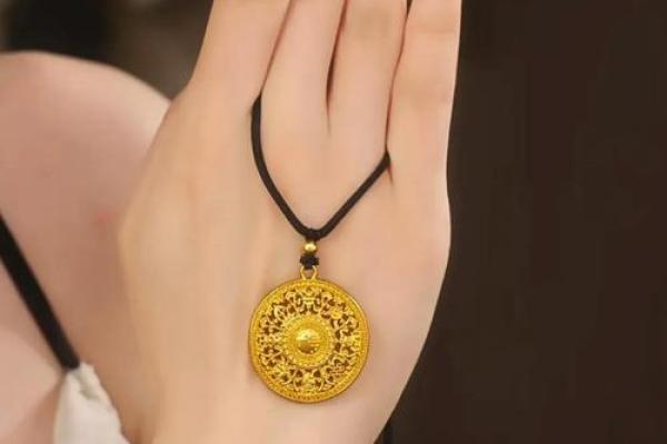 水命女性的吉祥饰品：为好运与美丽加分的佩戴选择