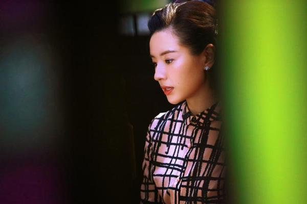 轻柳之命：一生如梦，飘摇而至的命运轨迹