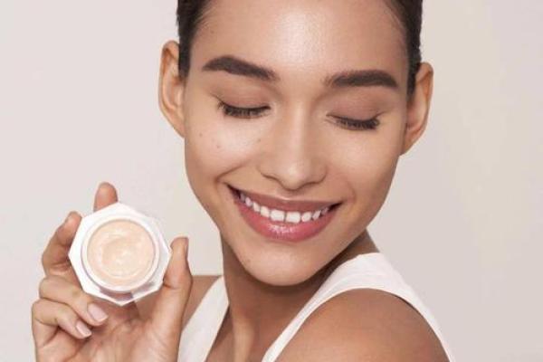 阴阳点妆匠张伟：探索命理与美妆的奇妙交融