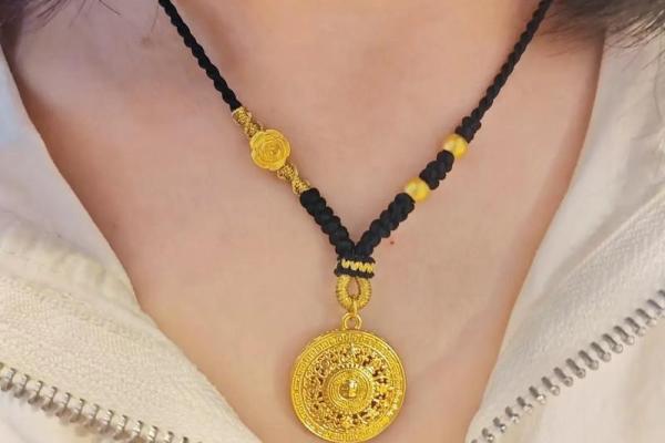 水命火旺的人适合佩戴哪些首饰？