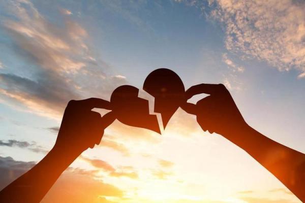 1995年出生的命运与婚姻：浪漫与挑战交织的人生旅程