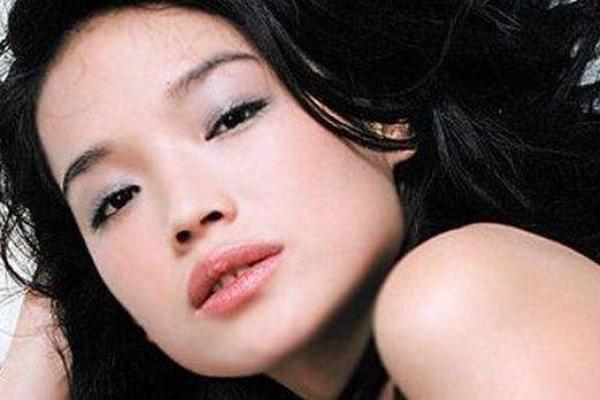 毛孔粗大的命运揭秘：从肌肤问题看性格与命格的关联