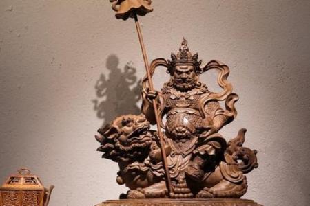 招财摆件：木命人的财富之道与选择指南