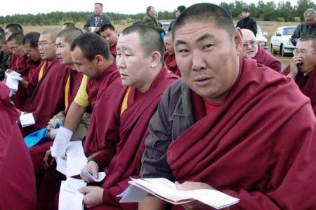 1965年出生的人：探索他们的命运与生活轨迹