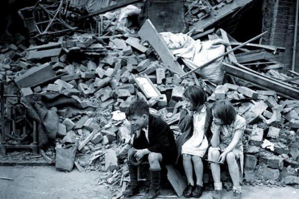 1945年:从战争的废墟中绽放出的希望与重生 1945年:从战争的废墟中绽放出的希望与重生