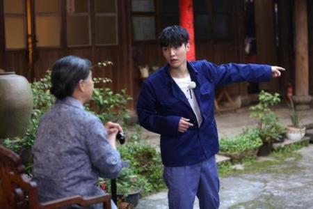 1984年命男：探索他们在生活中的独特魅力与挑战